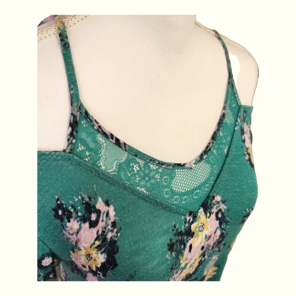 Maurices Women's Floral Cold Shoulder Top, Short Sleeve, Size Medium, M - Picture 4 of 14